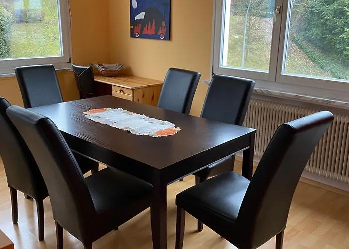 Zentral, Geraeumig Apartamento